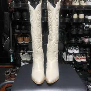 Women cowboy boots size 5.5-6.5?